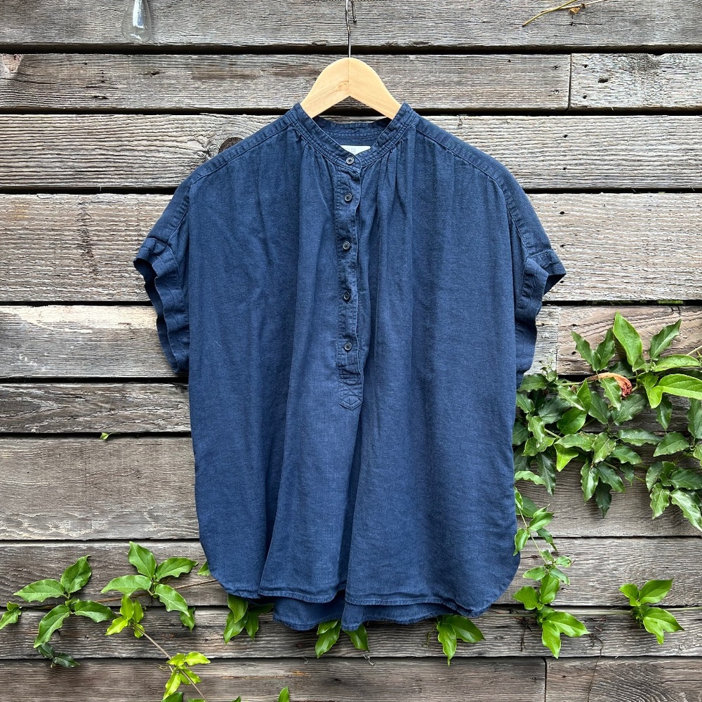 Uniqlo Navy Popover sleeveless blouse w/band collar: Size L